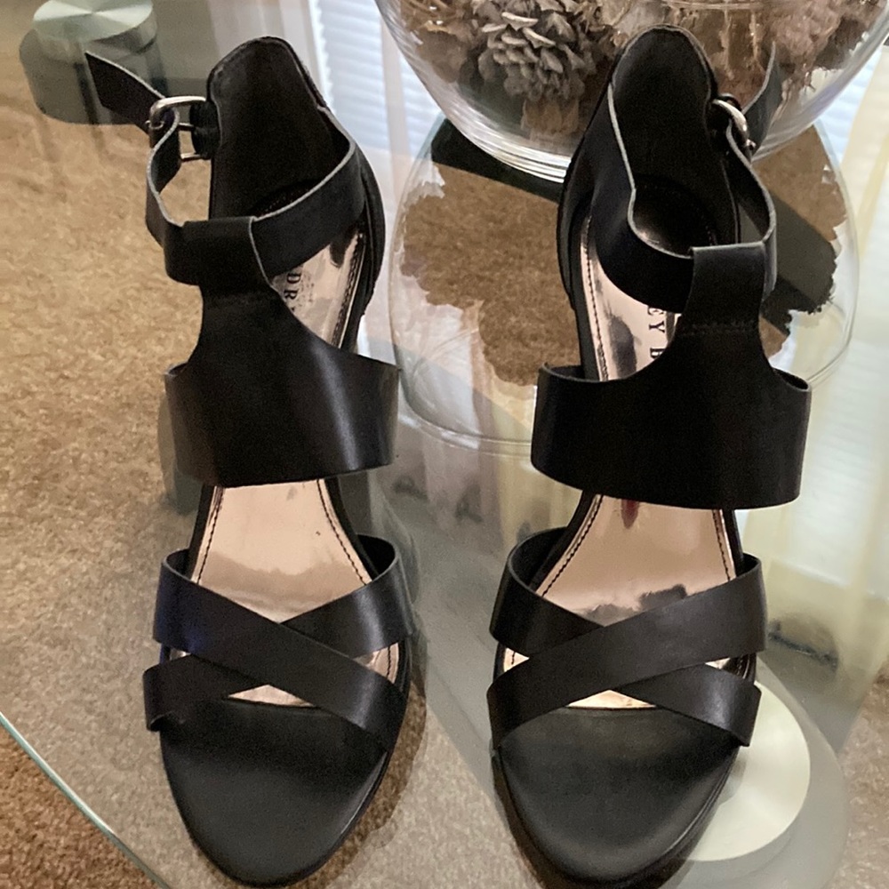 Audrey Brooke leather sandals